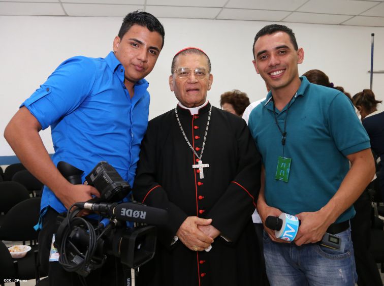 Celebran los 89 años del Cardenal Miguel