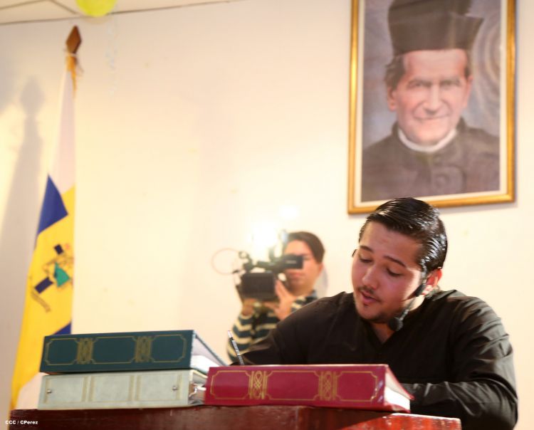 Celebran los 89 años del Cardenal Miguel