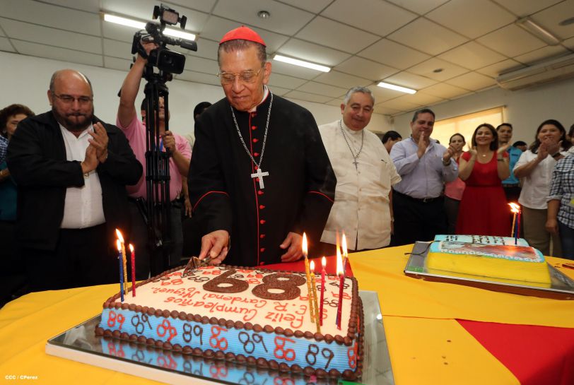 Celebran los 89 años del Cardenal Miguel