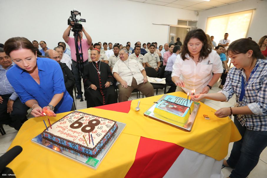 Celebran los 89 años del Cardenal Miguel