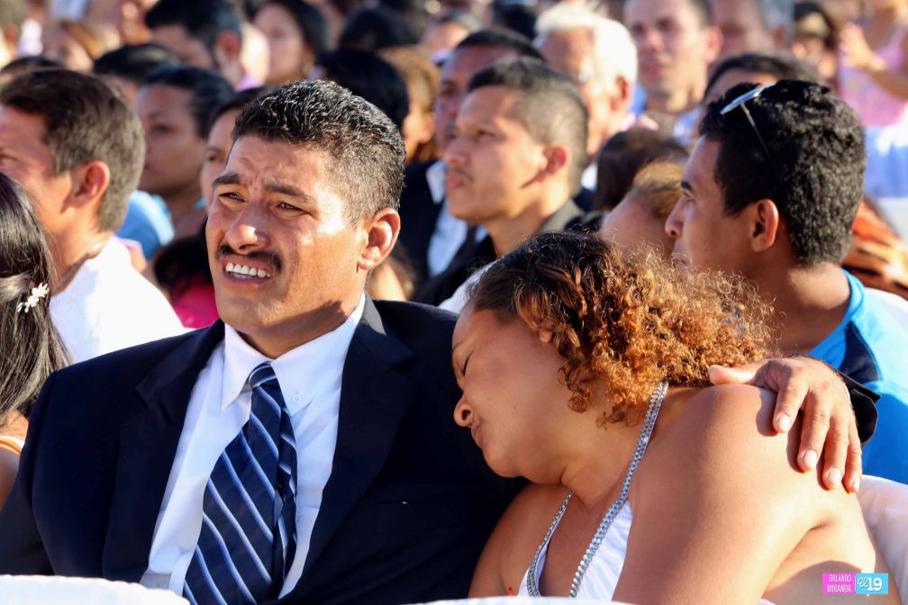 400 parejas se dan el “sí acepto” en boda masiva de Tu Nueva Radio Ya