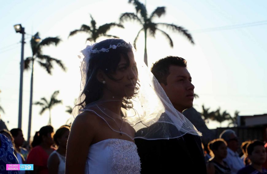 400 parejas se dan el “sí acepto” en boda masiva de Tu Nueva Radio Ya
