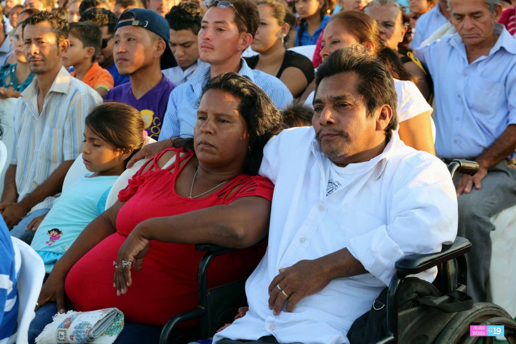 400 parejas se dan el “sí acepto” en boda masiva de Tu Nueva Radio Ya