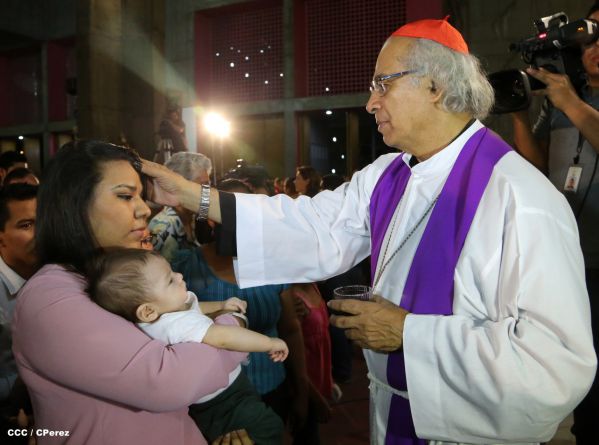 Cardenal Brenes oficia Misa por Miércoles de Ceniza
