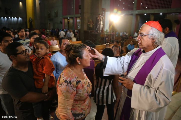 Cardenal Brenes oficia Misa por Miércoles de Ceniza