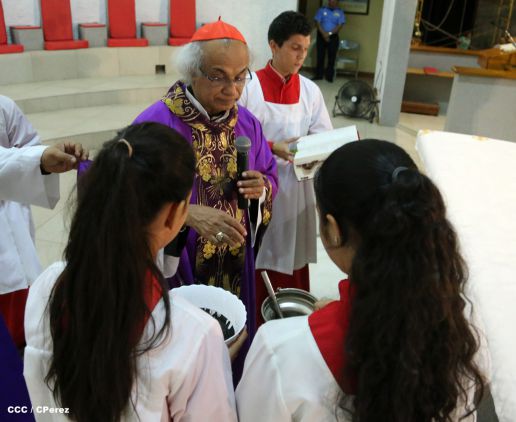 Cardenal Brenes oficia Misa por Miércoles de Ceniza