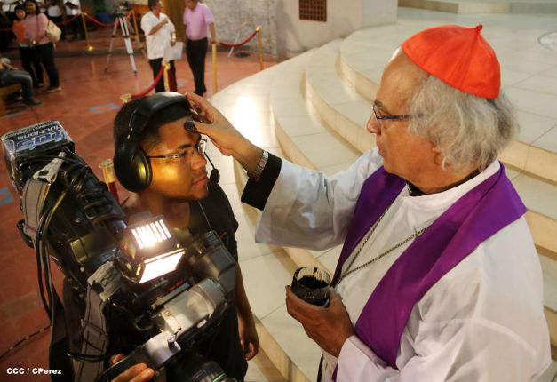 Cardenal Brenes oficia Misa por Miércoles de Ceniza