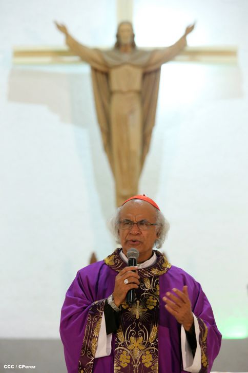 Cardenal Brenes oficia Misa por Miércoles de Ceniza