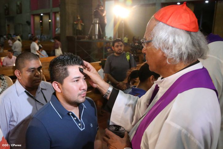 Cardenal Brenes oficia Misa por Miércoles de Ceniza