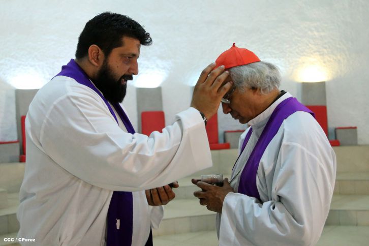 Cardenal Brenes oficia Misa por Miércoles de Ceniza