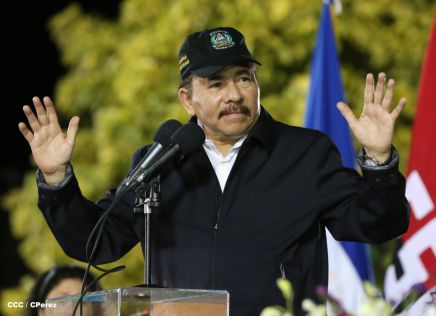 Daniel y Rosario conmemoran 81 Aniversario del Tránsito a la Inmortalidad de Sandino