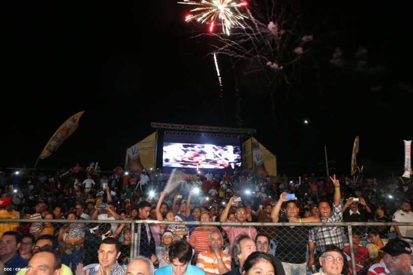 "Chocolatito" González noquea al mexicano Valentín León en Nicaragua 