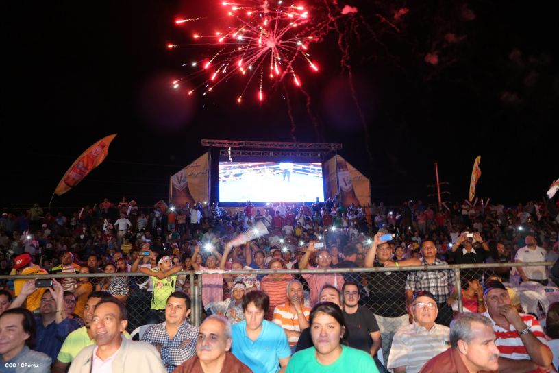 "Chocolatito" González noquea al mexicano Valentín León en Nicaragua 