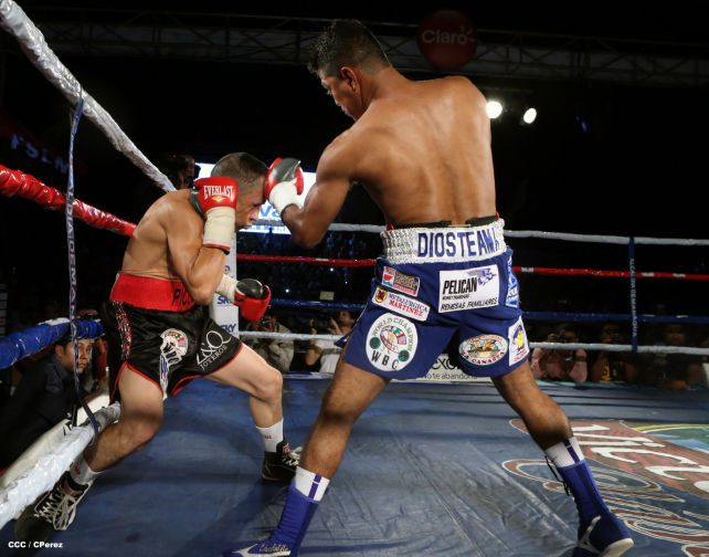 "Chocolatito" González noquea al mexicano Valentín León en Nicaragua 