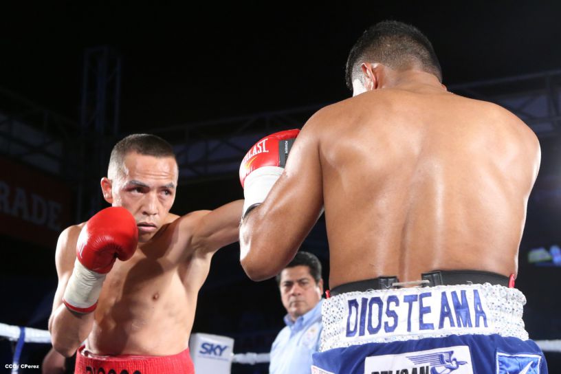 "Chocolatito" González noquea al mexicano Valentín León en Nicaragua 