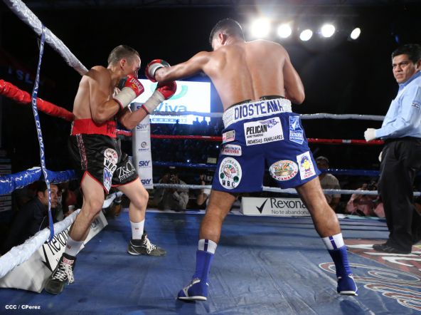 "Chocolatito" González noquea al mexicano Valentín León en Nicaragua 