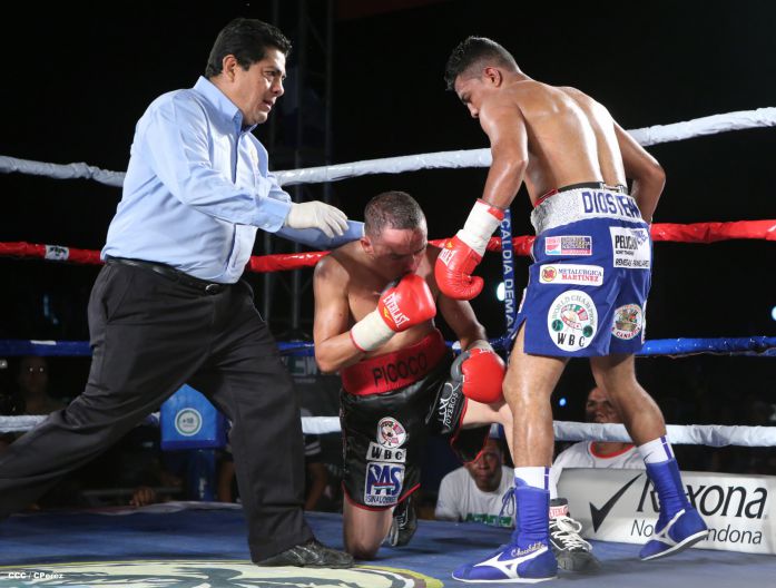 "Chocolatito" González noquea al mexicano Valentín León en Nicaragua 