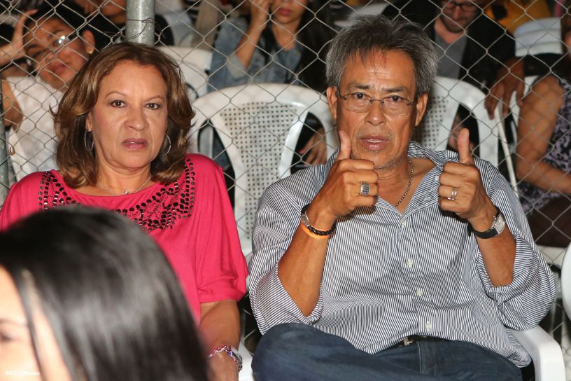 "Chocolatito" González noquea al mexicano Valentín León en Nicaragua 