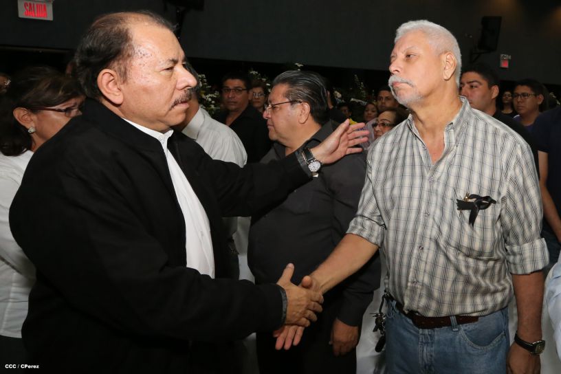 Presidente Daniel rinde homenaje póstumo al Rector Elmer Cisneros