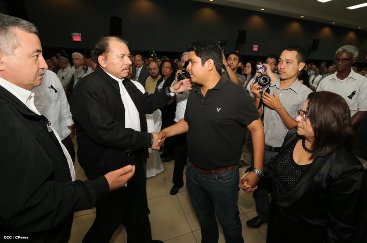 Presidente Daniel rinde homenaje póstumo al Rector Elmer Cisneros