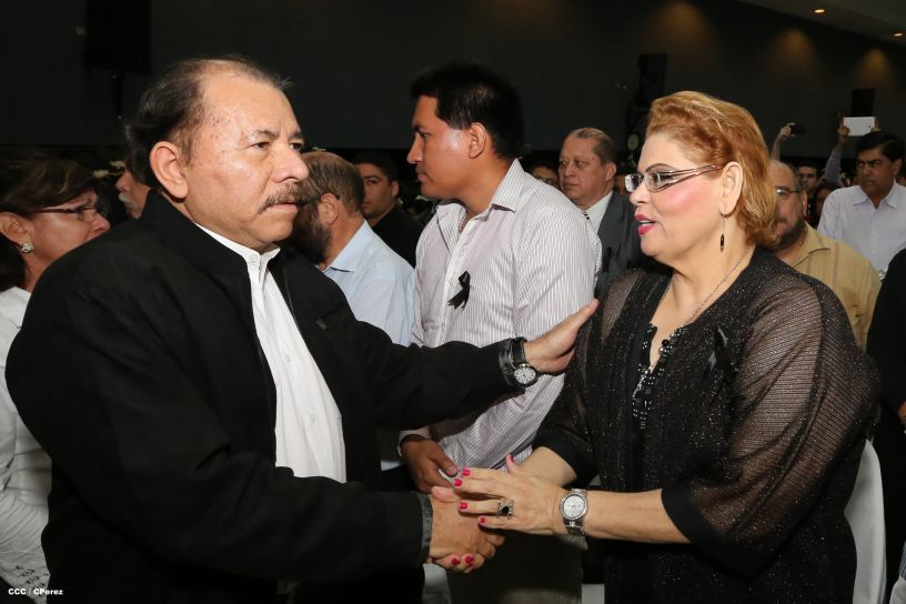 Presidente Daniel rinde homenaje póstumo al Rector Elmer Cisneros