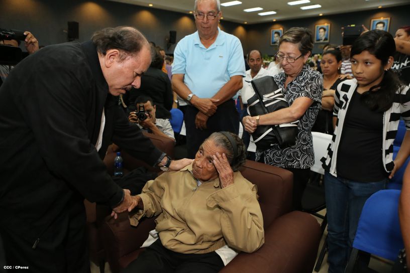Presidente Daniel rinde homenaje póstumo al Rector Elmer Cisneros