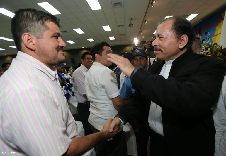 Presidente Daniel rinde homenaje póstumo al Rector Elmer Cisneros