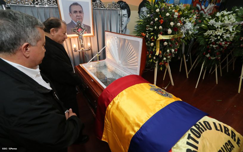 Presidente Daniel rinde homenaje póstumo al Rector Elmer Cisneros