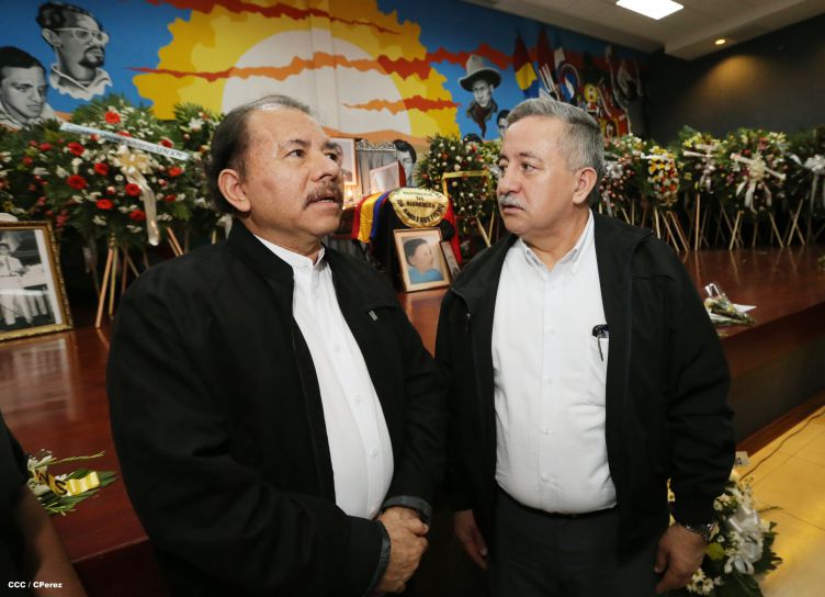 Presidente Daniel rinde homenaje póstumo al Rector Elmer Cisneros