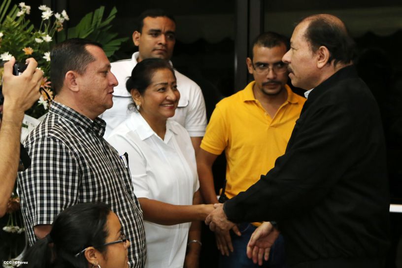 Presidente Daniel rinde homenaje póstumo al Rector Elmer Cisneros