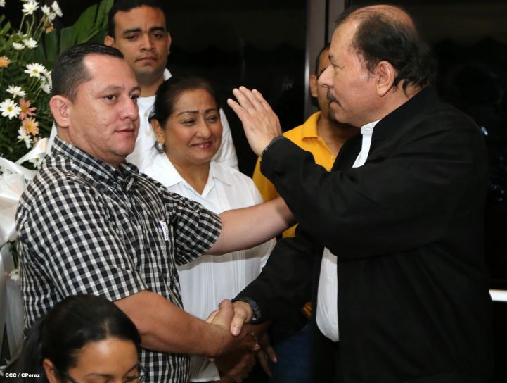 Presidente Daniel rinde homenaje póstumo al Rector Elmer Cisneros