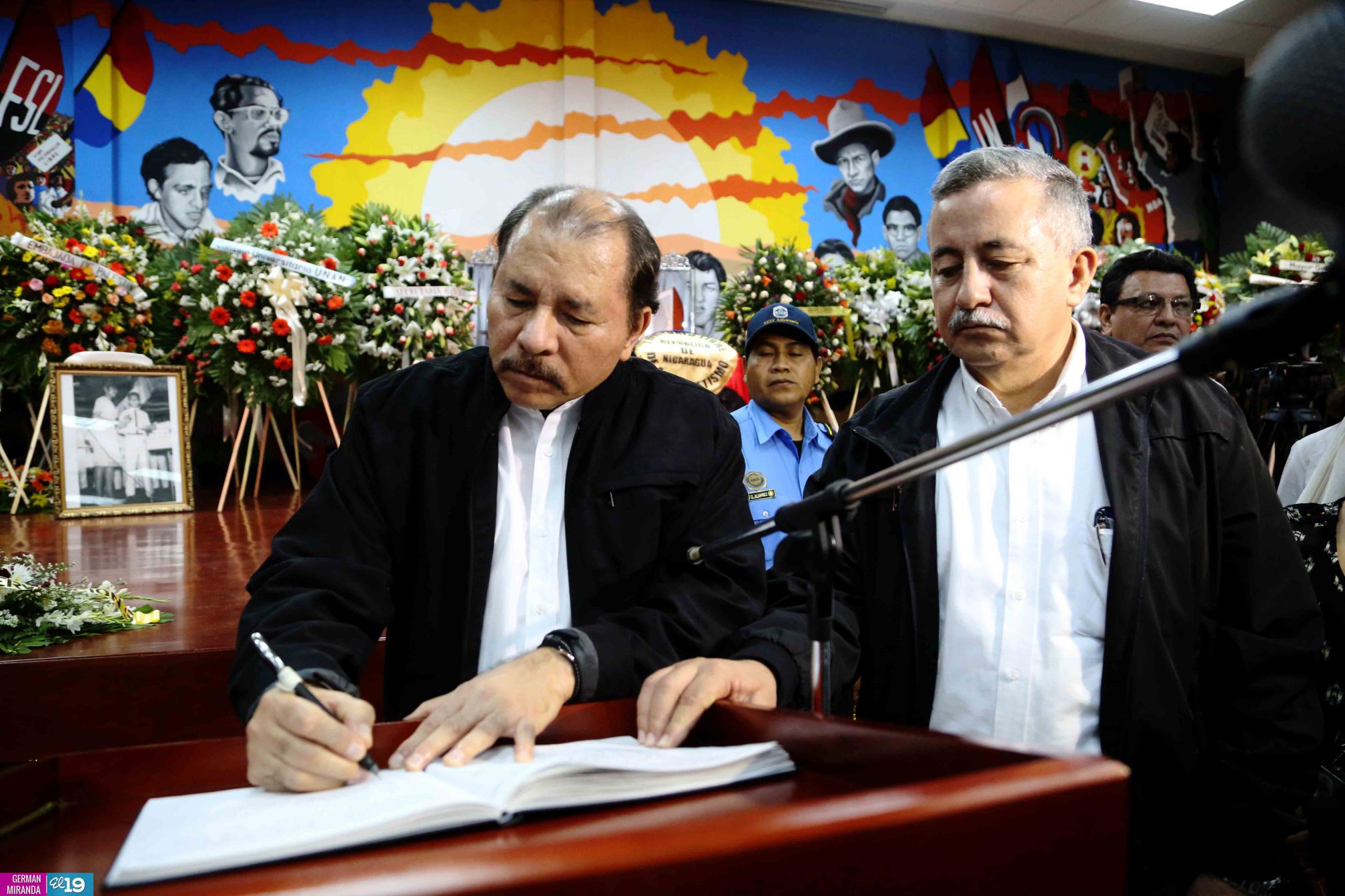 Presidente Daniel rinde homenaje póstumo al Rector Elmer Cisneros