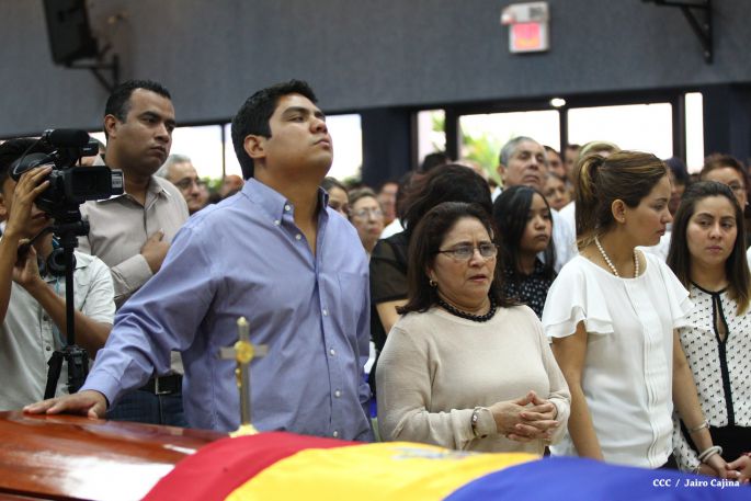 Continúan honras póstumas al Rector Magnífico Elmer Cisneros