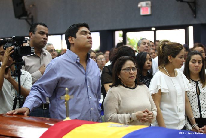 Continúan honras póstumas al Rector Magnífico Elmer Cisneros