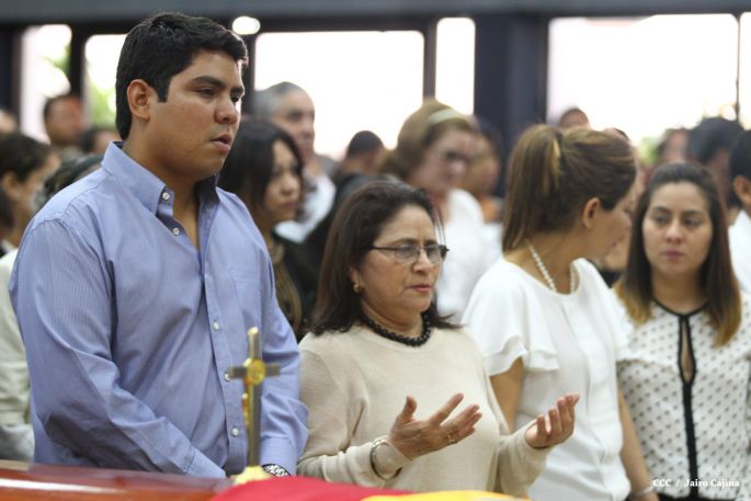 Continúan honras póstumas al Rector Magnífico Elmer Cisneros