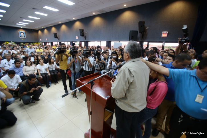 Continúan honras póstumas al Rector Magnífico Elmer Cisneros