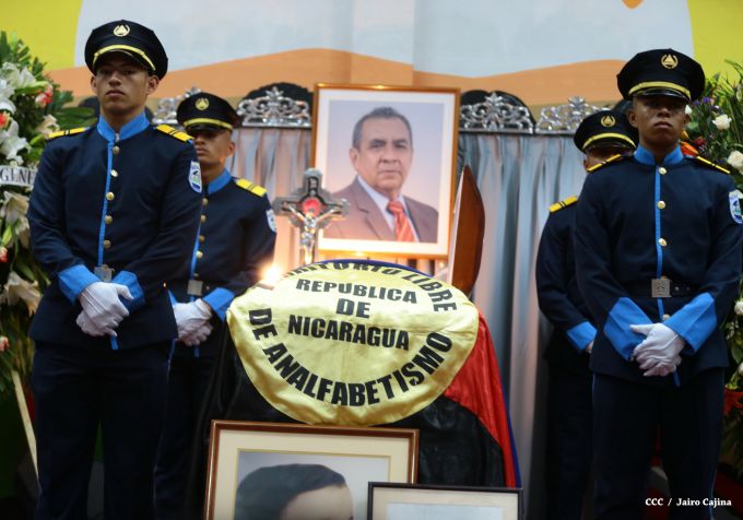 Continúan honras póstumas al Rector Magnífico Elmer Cisneros