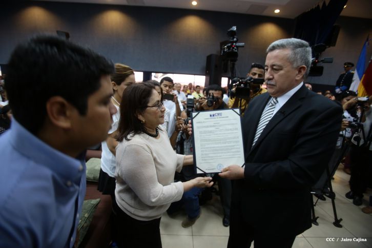 Continúan honras póstumas al Rector Magnífico Elmer Cisneros