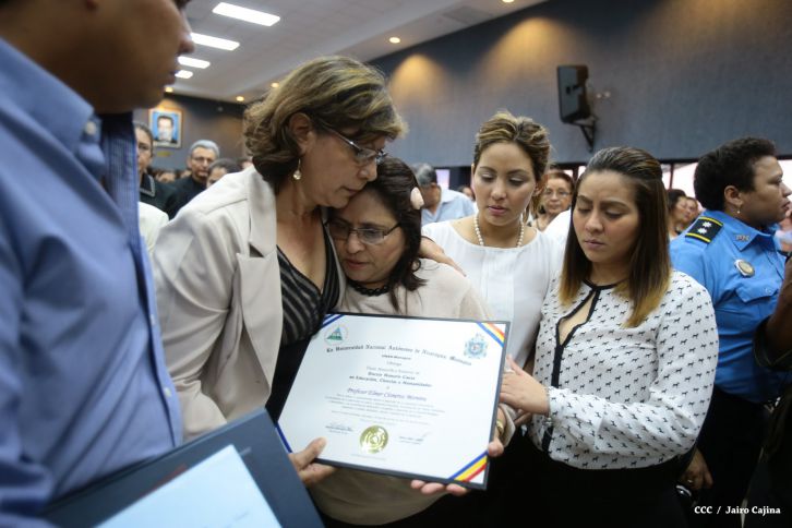Continúan honras póstumas al Rector Magnífico Elmer Cisneros