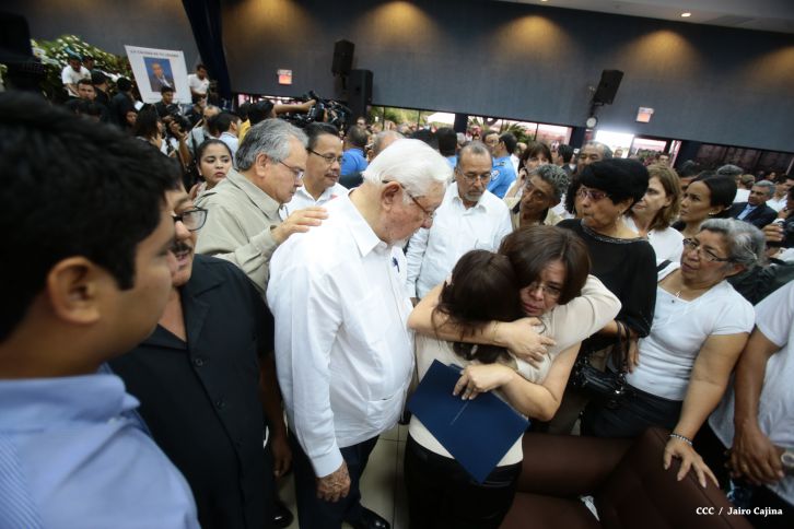 Continúan honras póstumas al Rector Magnífico Elmer Cisneros