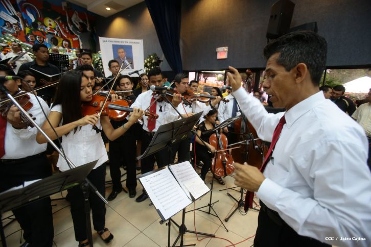 Continúan honras póstumas al Rector Magnífico Elmer Cisneros