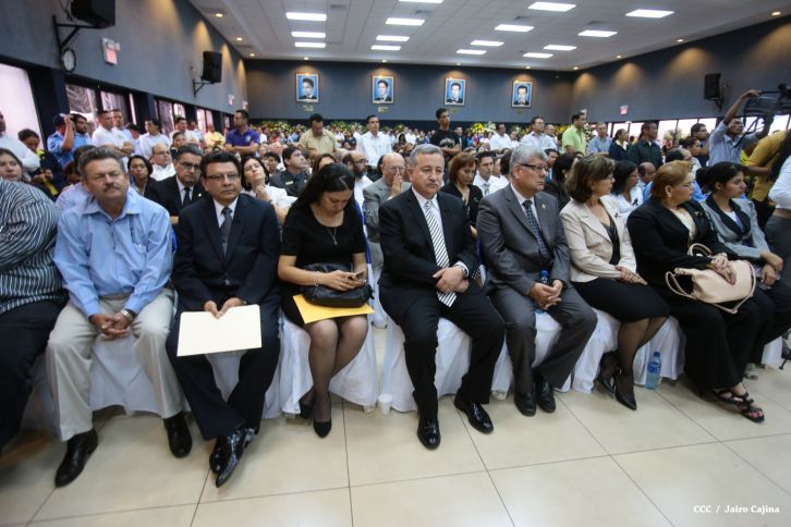 Continúan honras póstumas al Rector Magnífico Elmer Cisneros