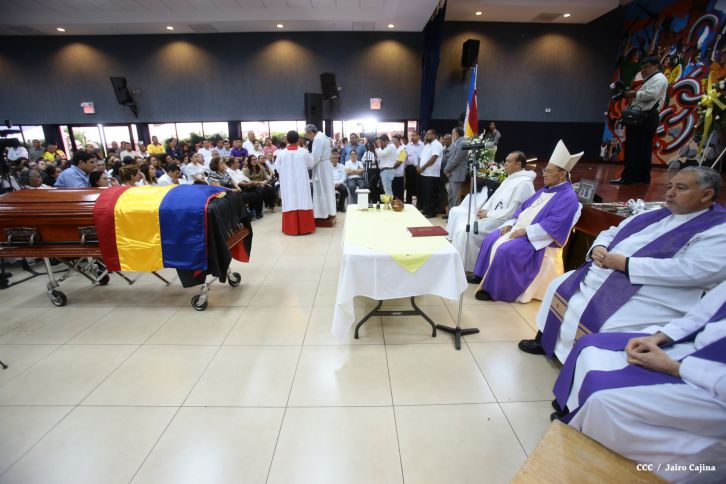 Continúan honras póstumas al Rector Magnífico Elmer Cisneros