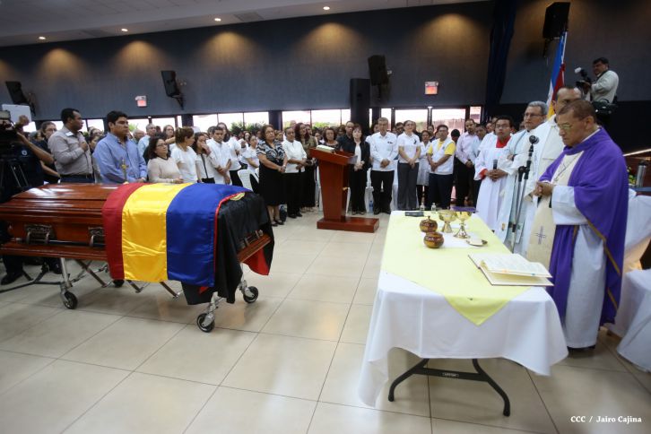 Continúan honras póstumas al Rector Magnífico Elmer Cisneros