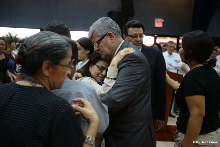 Continúan honras póstumas al Rector Magnífico Elmer Cisneros