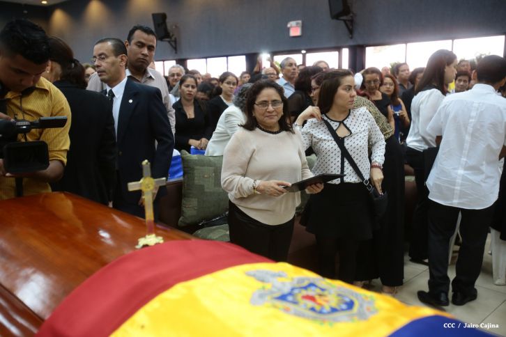 Continúan honras póstumas al Rector Magnífico Elmer Cisneros