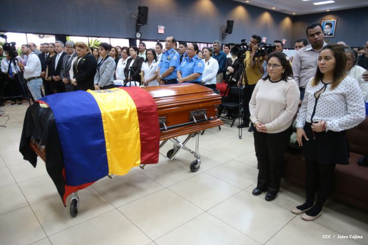 Continúan honras póstumas al Rector Magnífico Elmer Cisneros