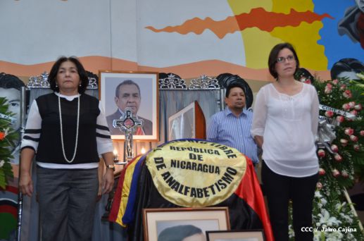 Continúan honras póstumas al Rector Magnífico Elmer Cisneros