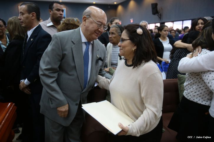 Continúan honras póstumas al Rector Magnífico Elmer Cisneros