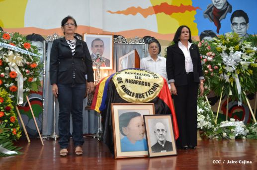 Continúan honras póstumas al Rector Magnífico Elmer Cisneros